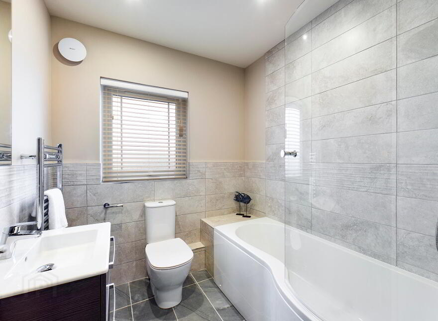 25 Knockagh Chase, Greenisland, Carrickfergus, BT38 8GU