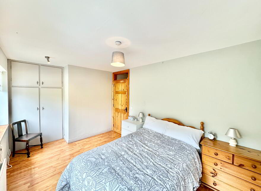 Scart, Milford, Charleville, P56W827