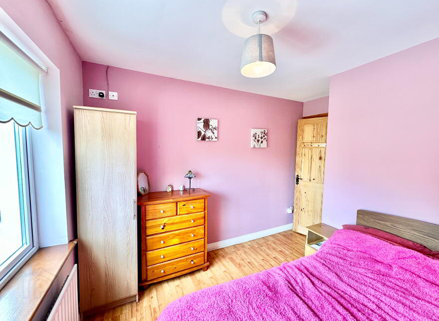 Scart, Milford, Charleville, P56W827