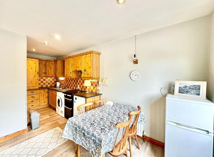 Scart, Milford, Charleville, P56W827