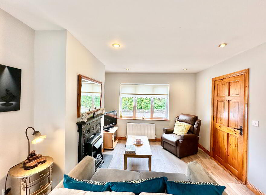 Scart, Milford, Charleville, P56W827