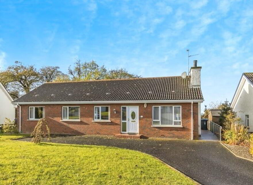 9 Cherryhill, Lisnaskea, Enniskillen, BT92 0LE photo