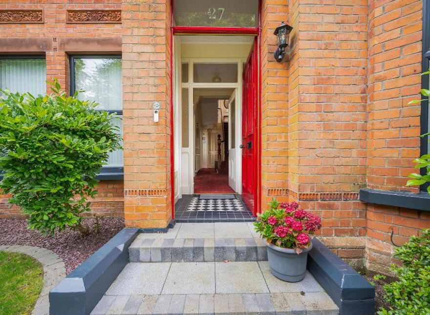 27 Knockbreda Park, Belfast, BT6 0HB