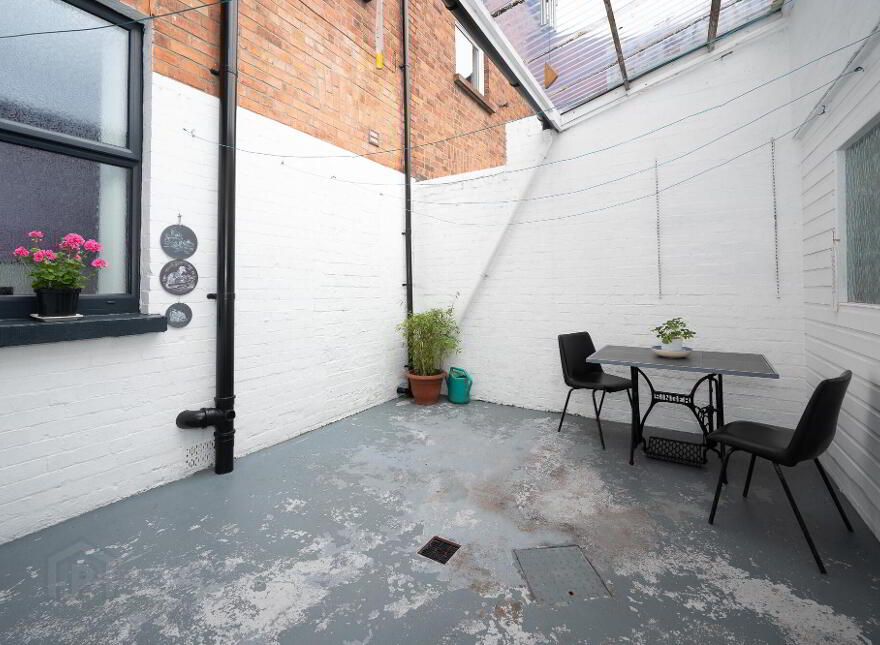 27 Knockbreda Park, Belfast, BT6 0HB