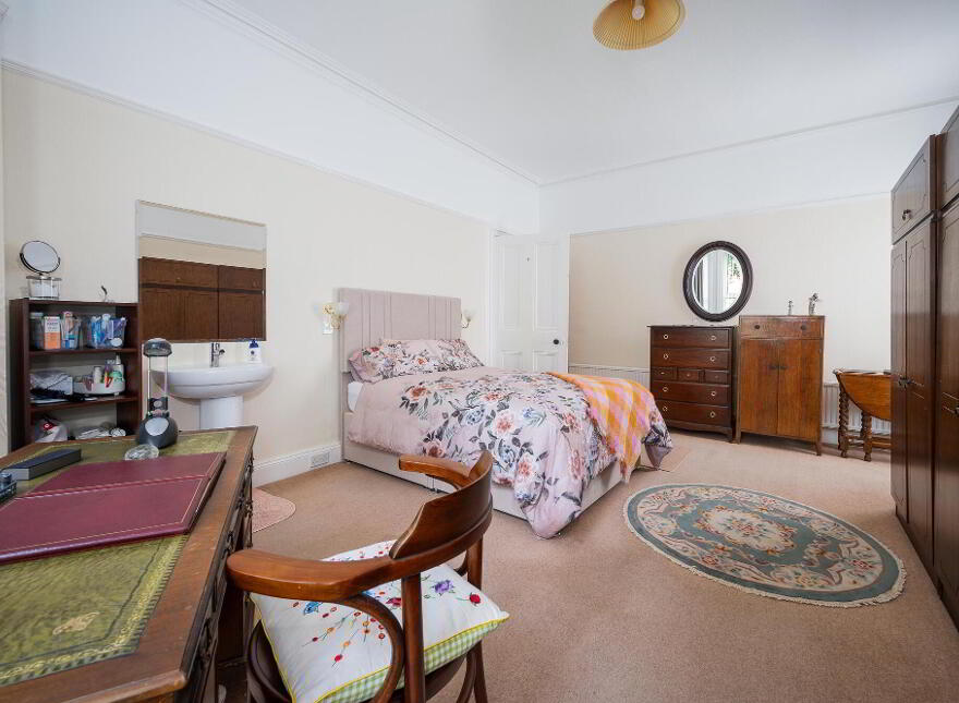 27 Knockbreda Park, Belfast, BT6 0HB