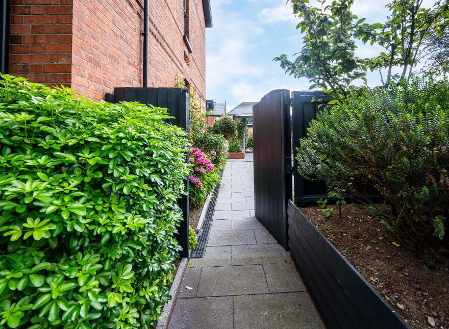 27 Knockbreda Park, Belfast, BT6 0HB