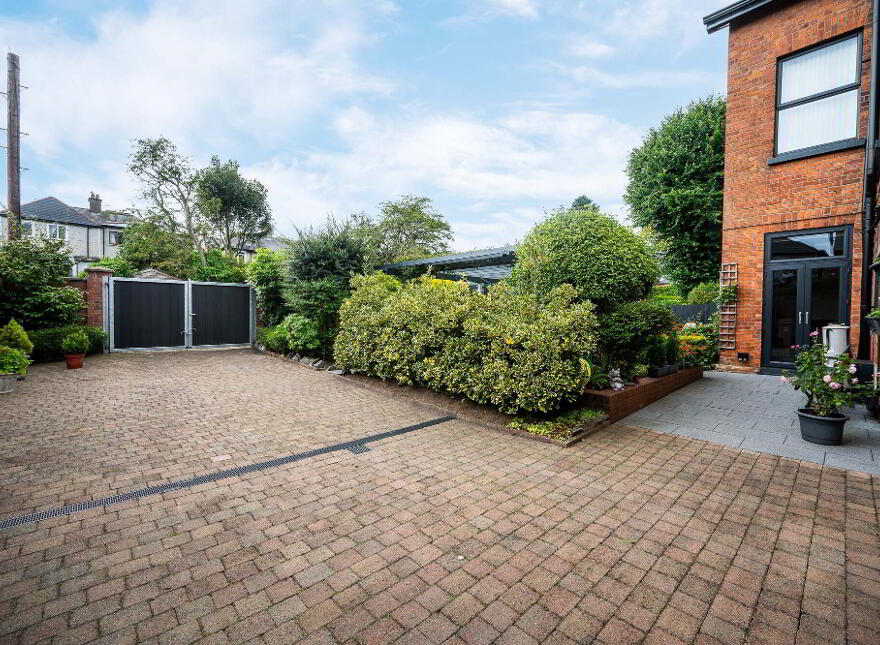27 Knockbreda Park, Belfast, BT6 0HB