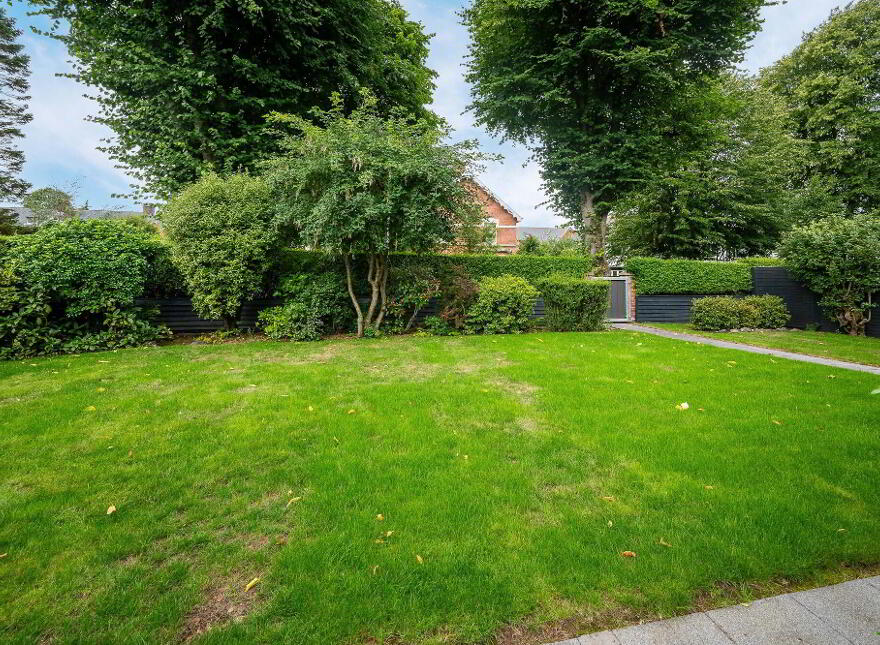 27 Knockbreda Park, Belfast, BT6 0HB