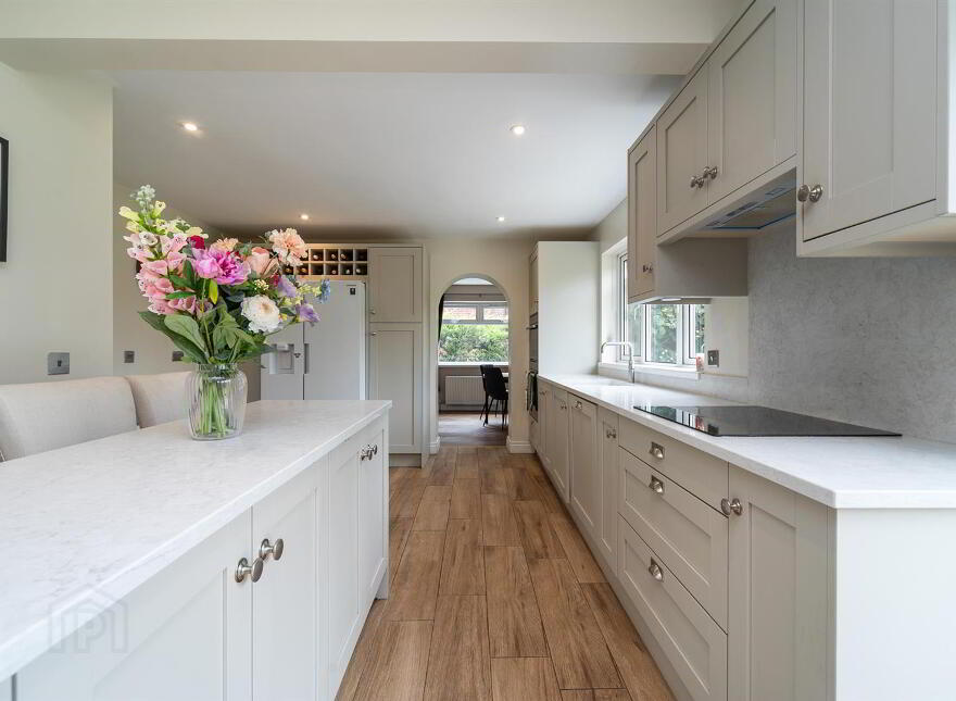 6 Baronscourt Gardens, Saintfield Road, Carryduff, Belfast, BT8 8EW