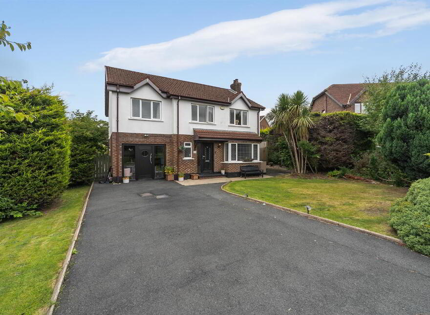 6 Baronscourt Gardens, Saintfield Road, Carryduff, Belfast, BT8 8EW