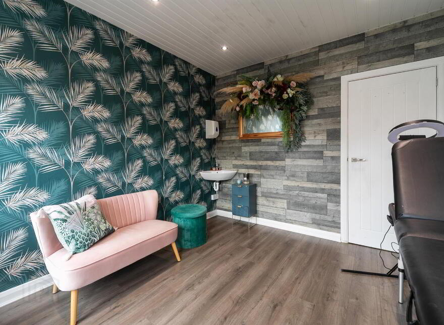 6 Baronscourt Gardens, Saintfield Road, Carryduff, Belfast, BT8 8EW