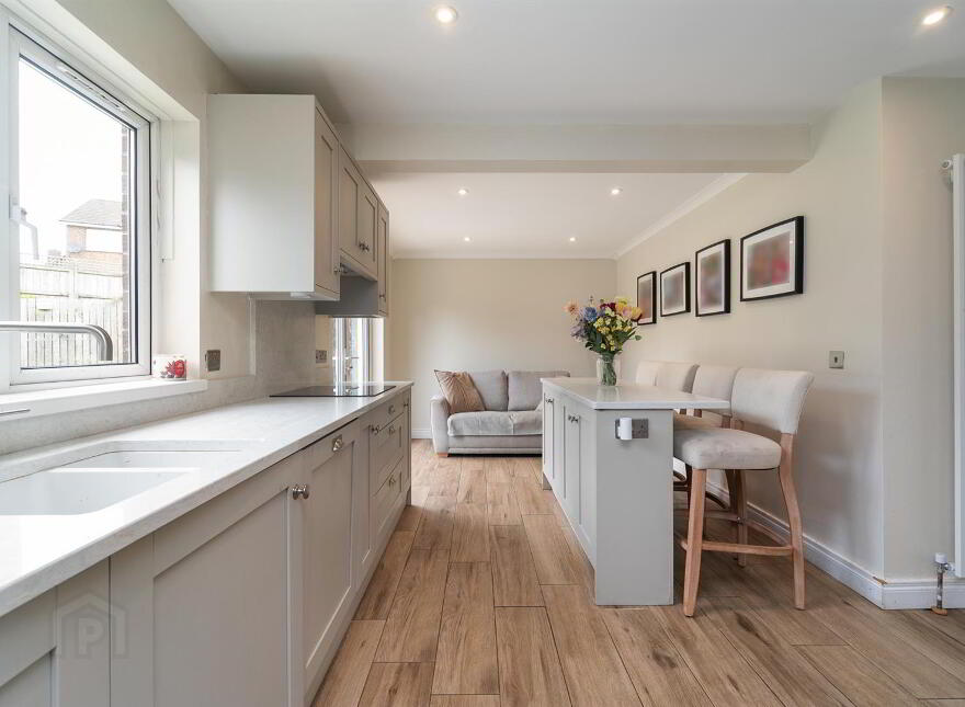 6 Baronscourt Gardens, Saintfield Road, Carryduff, Belfast, BT8 8EW