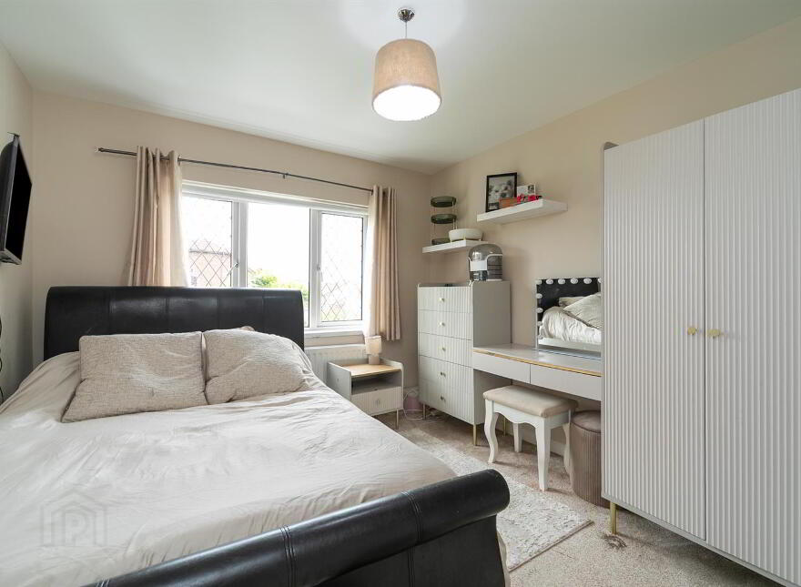 6 Baronscourt Gardens, Saintfield Road, Carryduff, Belfast, BT8 8EW