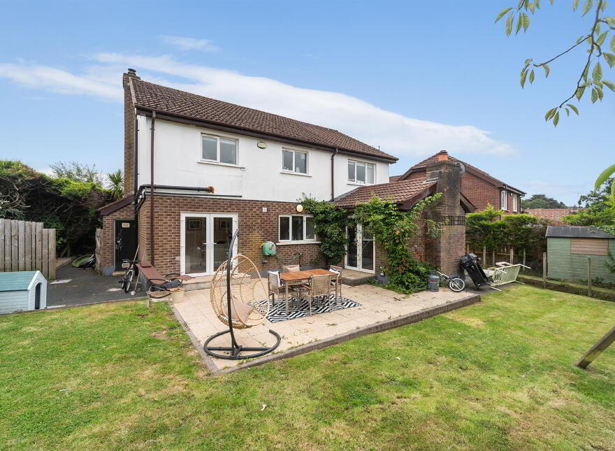 6 Baronscourt Gardens, Saintfield Road, Carryduff, Belfast, BT8 8EW