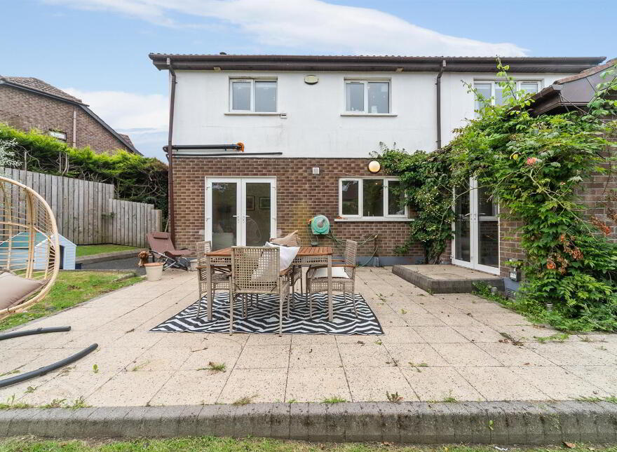 6 Baronscourt Gardens, Saintfield Road, Carryduff, Belfast, BT8 8EW