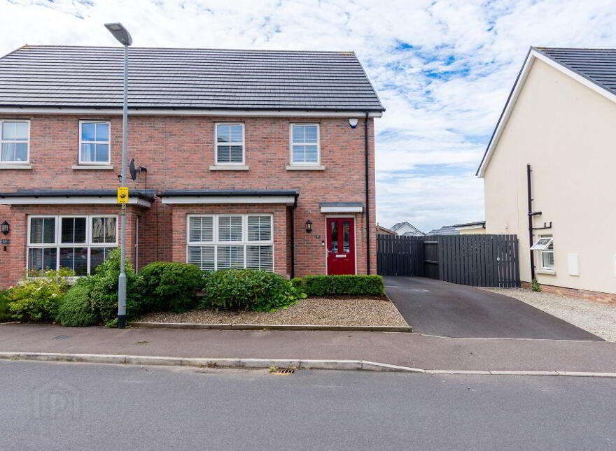 12 Ayrshire Manor, Lisburn, BT28 2GJ photo
