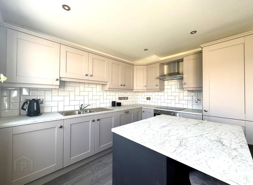 28 Lennox Avenue, Carrickfergus, BT38 7BB