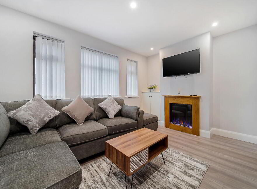 85 Joanmount Gardens, Belfast, BT14 6NY