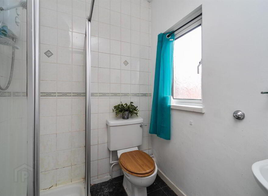 54 Glenvarlock Street, Belfast, BT5 5GS