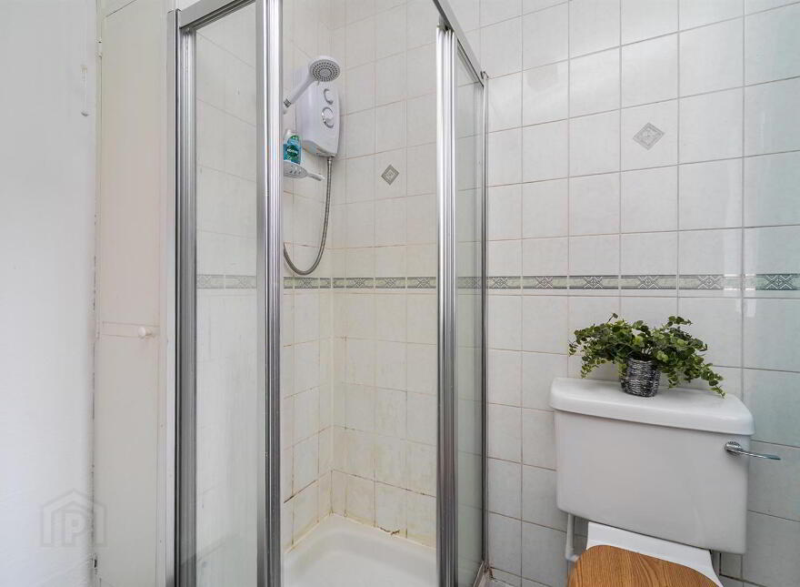 54 Glenvarlock Street, Belfast, BT5 5GS