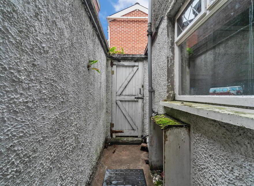 54 Glenvarlock Street, Belfast, BT5 5GS