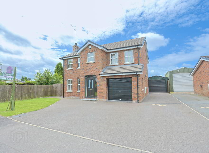 32 Glencroft, Magheralin, Craigavon, BT67 0GL photo