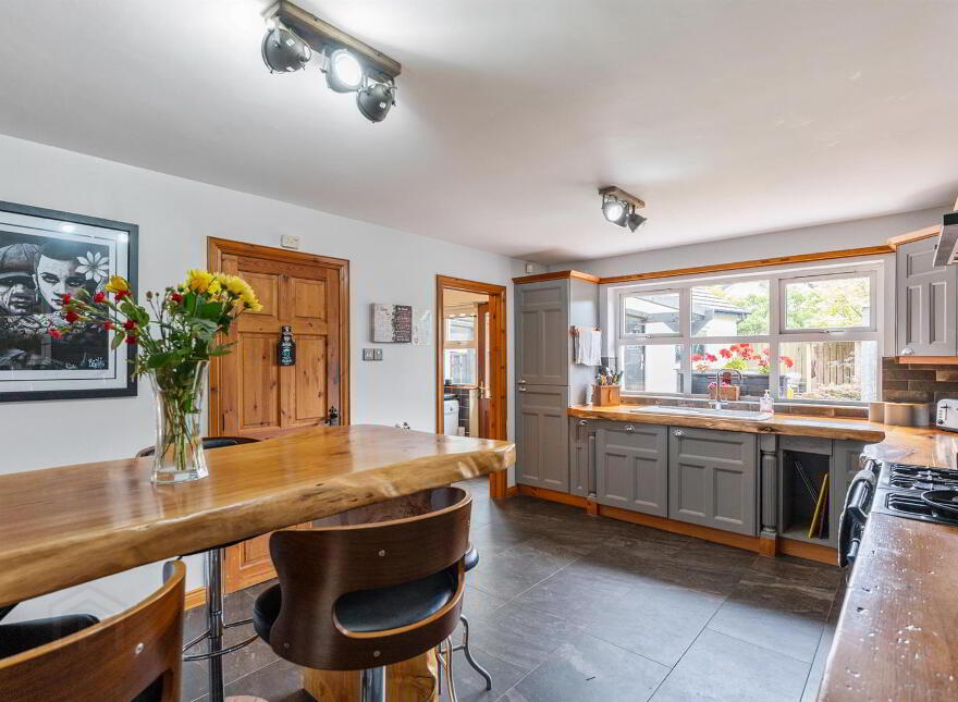 34 Village Hill, Straid, Ballyclare, BT39 9WQ