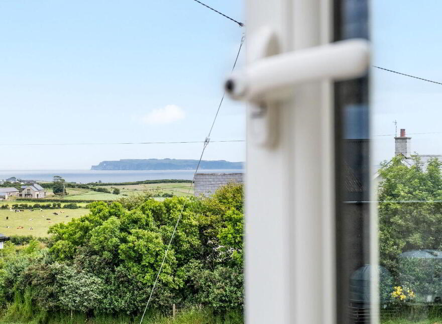 Ballyallaght Farmyard Cottages, 268A Whitepark Road, Bushmills, BT57 8PY