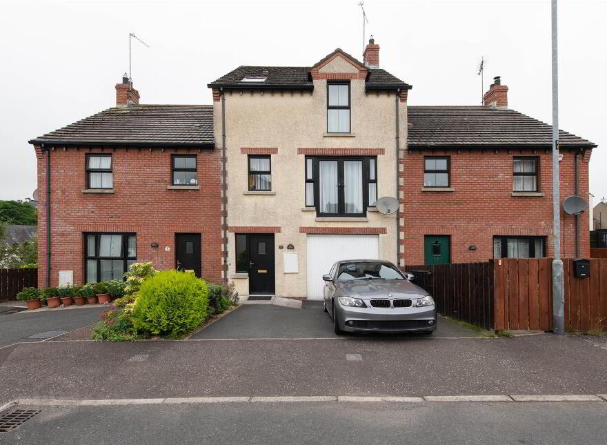 10 Drummond Park, Ballynahinch, BT24 8GE photo