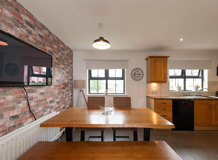 10 Drummond Park, Ballynahinch, BT24 8GE