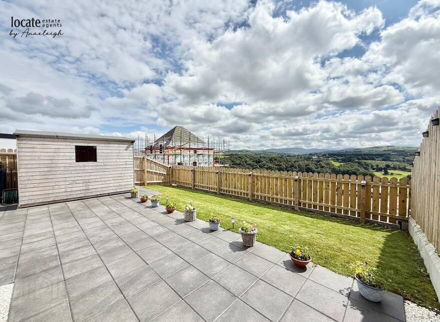 25a Cumber View, Claudy, Derry, BT47 4FG