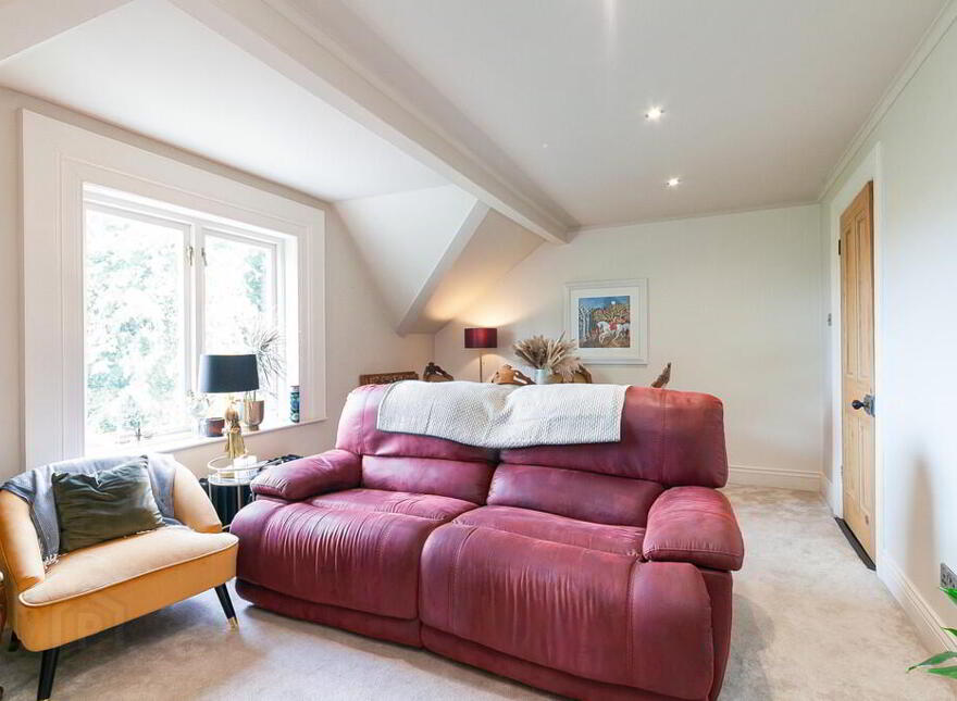 Apt 3, 79 Marlborough Park South, Malone Road, Belfast, BT9 6HS