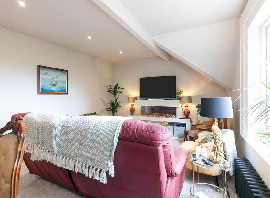 Apt 3, 79 Marlborough Park South, Malone Road, Belfast, BT9 6HS