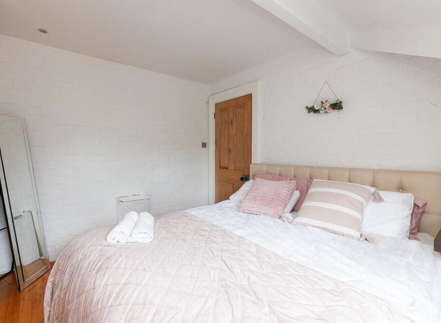Apt 3, 79 Marlborough Park South, Malone Road, Belfast, BT9 6HS