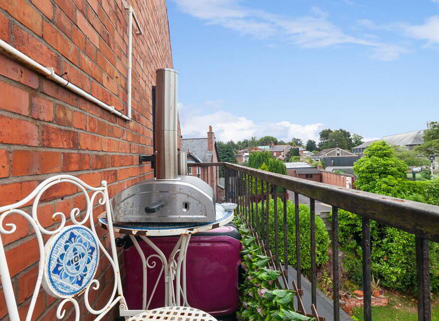 Apt 3, 79 Marlborough Park South, Malone Road, Belfast, BT9 6HS