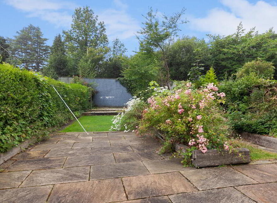 Apt 3, 79 Marlborough Park South, Malone Road, Belfast, BT9 6HS