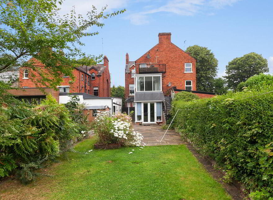 Apt 3, 79 Marlborough Park South, Malone Road, Belfast, BT9 6HS