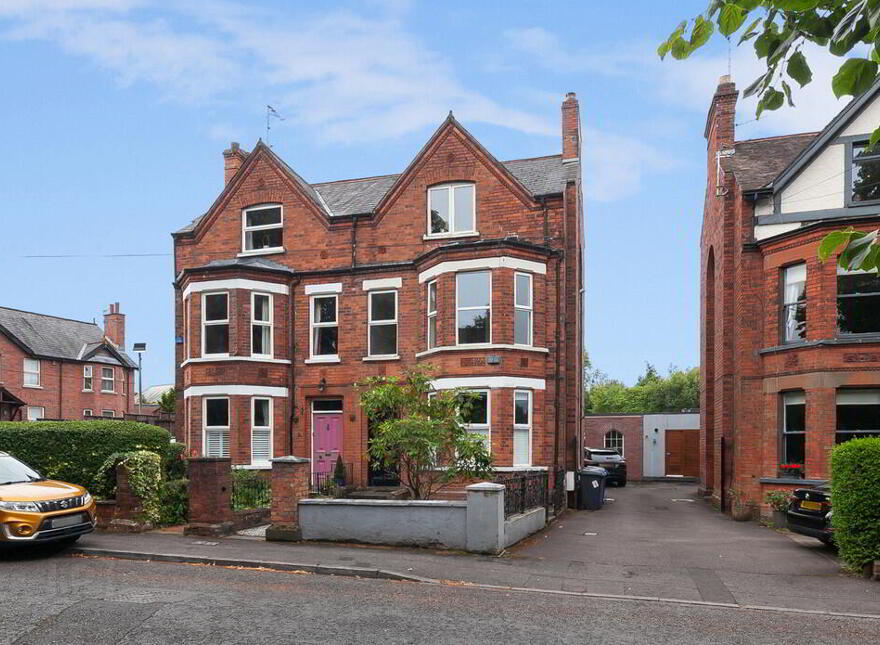 Apt 3, 79 Marlborough Park South, Malone Road, Belfast, BT9 6HS