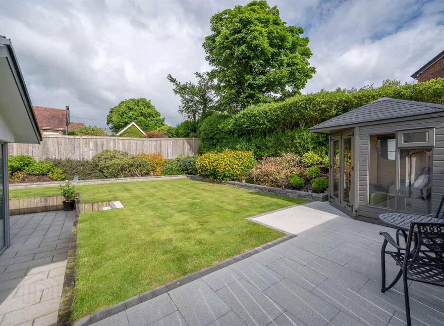 124b Crawfordsburn Road, Bangor, BT19 1BU