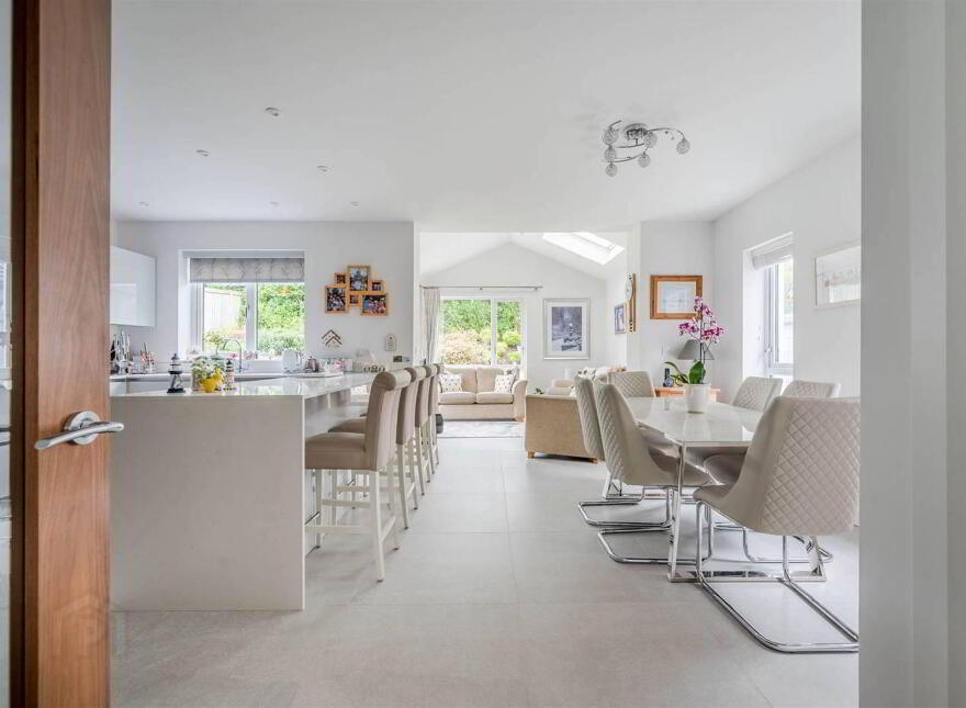 124b Crawfordsburn Road, Bangor, BT19 1BU