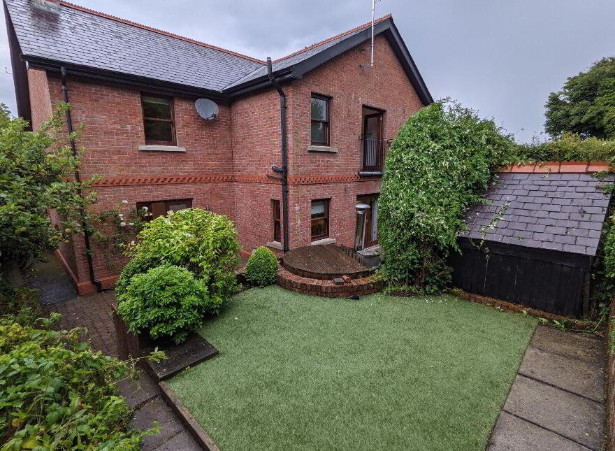 33 Seahill Road, Holywood, BT18 0DJ