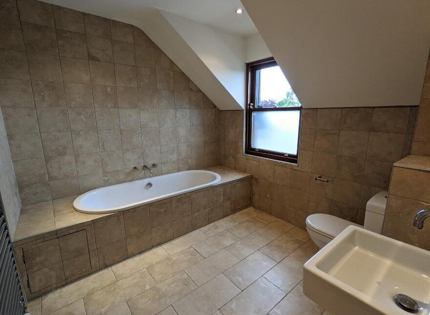 33 Seahill Road, Holywood, BT18 0DJ