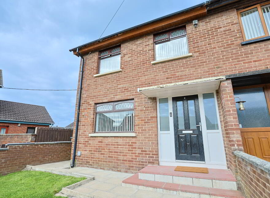 6 Soye Gardens, Lurgan, Craigavon, BT67 9HE photo