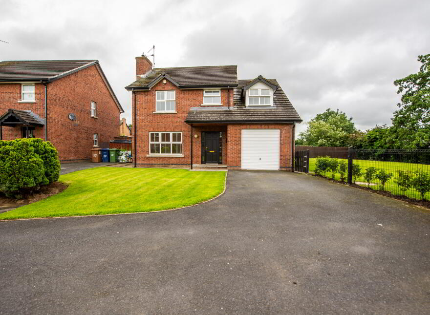38 Selshion Hall, Portadown, Craigavon, BT62 4JR photo