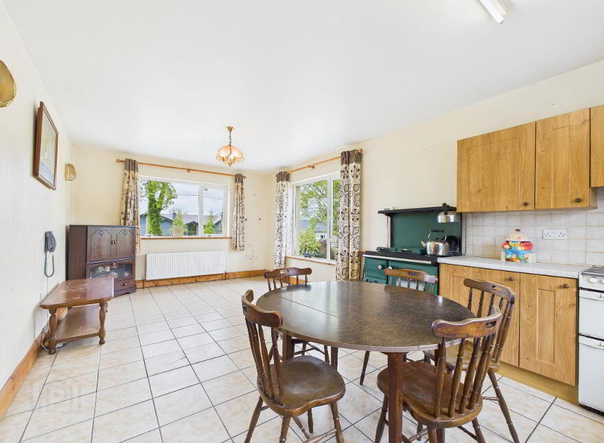 Glenour, Adamstown
