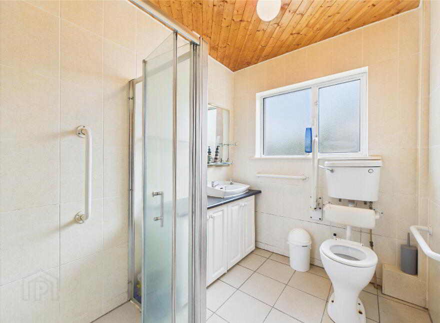 Glenour, Adamstown