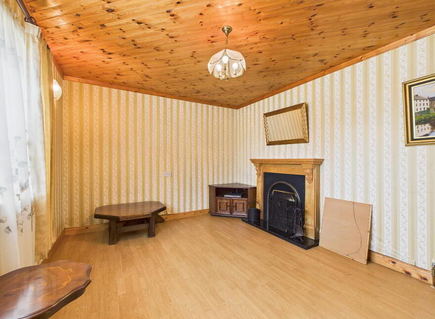 Glenour, Adamstown