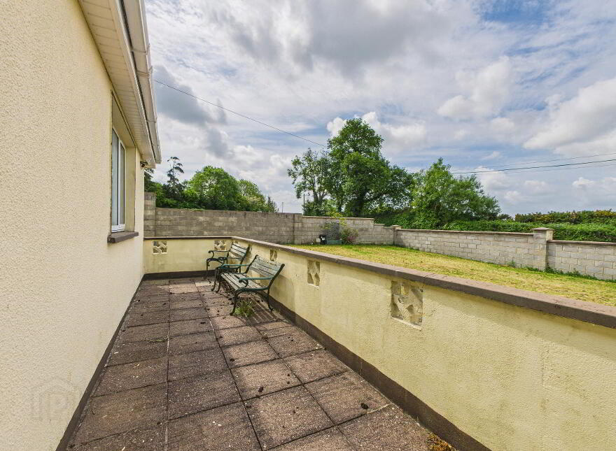 Glenour, Adamstown