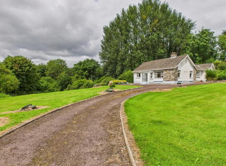 The Bungalow, Banagher, Piltown, E32A814 photo