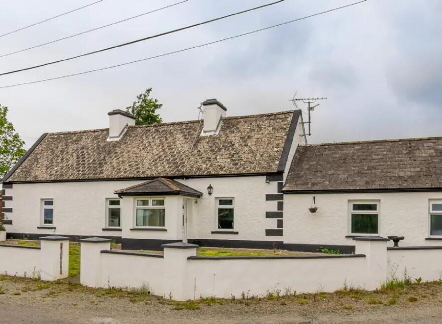 Cathdel Cottage, Clooneragh, Strokestown, F42HX49 photo